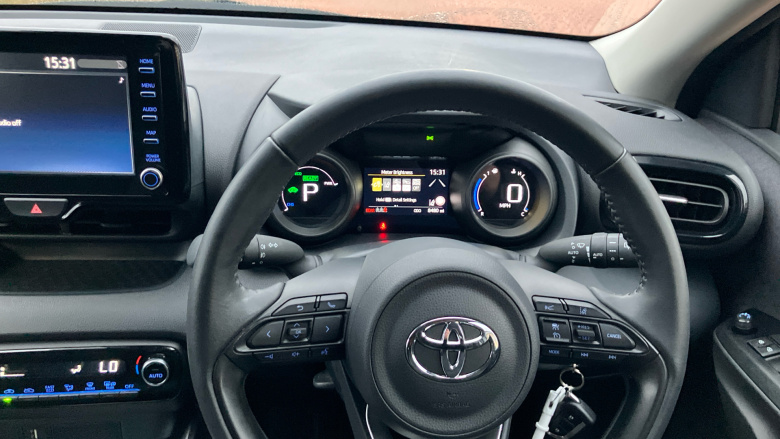 Toyota Yaris 1.5 Hybrid Design 5dr CVT Hybrid Hatchback